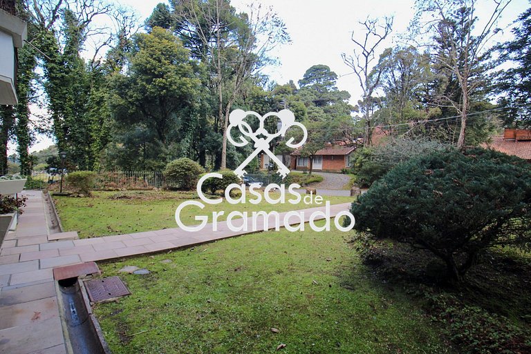 Clássico 2 Suítes a 200m do Lago Negro