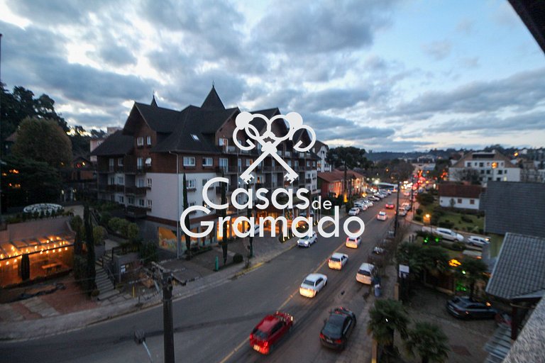 Charmosa Cobertura Duplex 4 Quartos no Centro