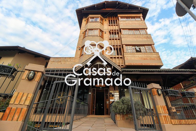 Charmosa Cobertura Duplex 4 Quartos no Centro