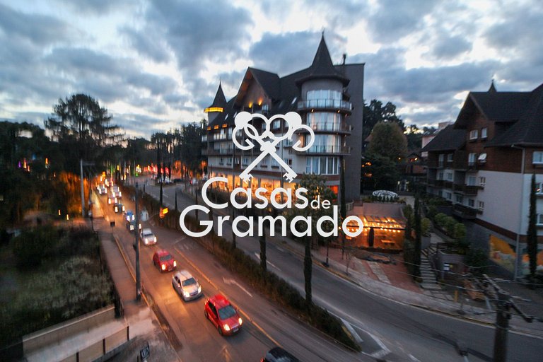 Charmosa Cobertura Duplex 4 Quartos no Centro