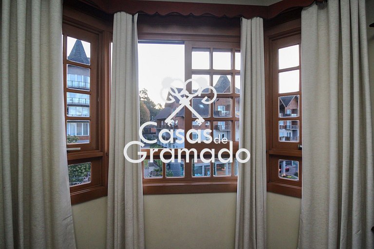 Charmosa Cobertura Duplex 4 Quartos no Centro