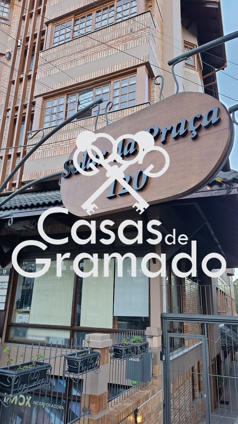 Charmosa Cobertura Duplex 4 Quartos no Centro