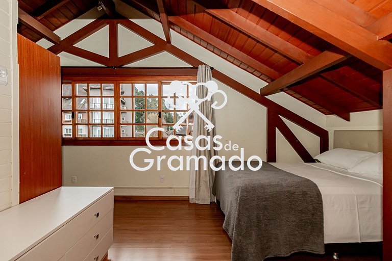 Charmosa Cobertura Duplex 4 Quartos no Centro