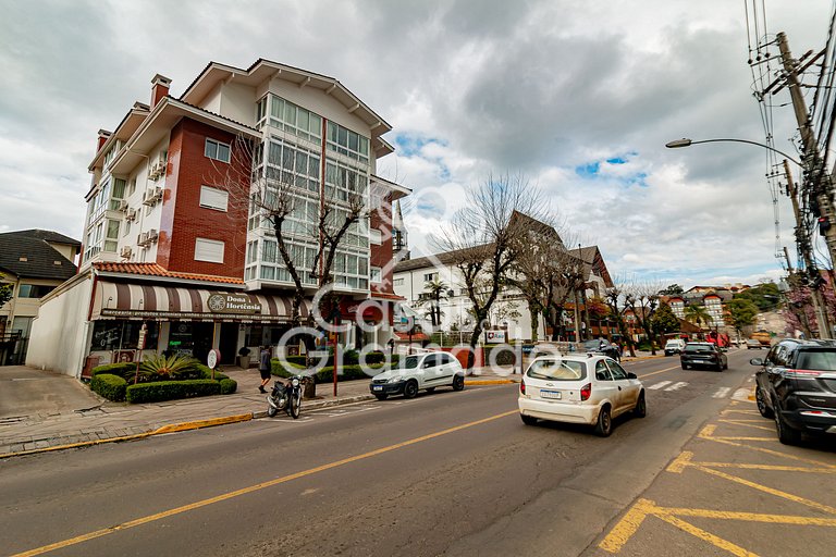 Perfeito 2 Suítes a 50m da Rua Coberta