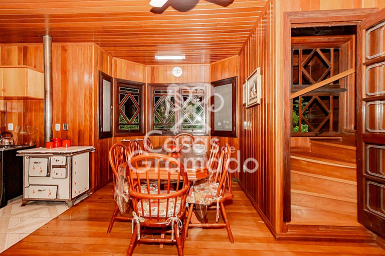 Espetacular Chalé 4 Quartos em Condomínio