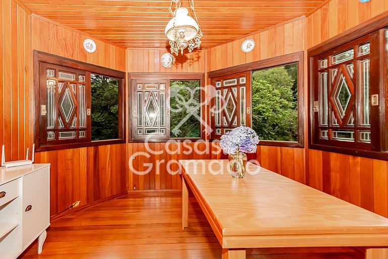 Espetacular Chalé 3 Quartos em Condomínio