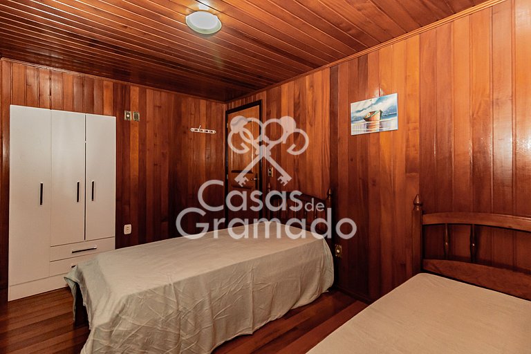 Espetacular Chalé 4 Quartos em Condomínio