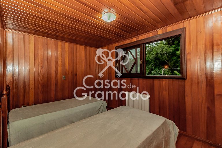 Espetacular Chalé 4 Quartos em Condomínio