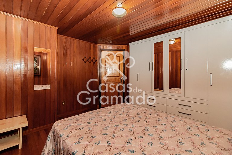 Espetacular Chalé 4 Quartos em Condomínio