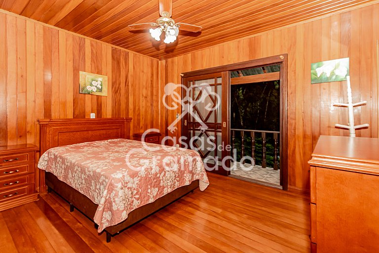 Espetacular Chalé 3 Quartos em Condomínio