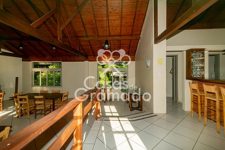 Espetacular Chalé 3 Quartos em Condomínio