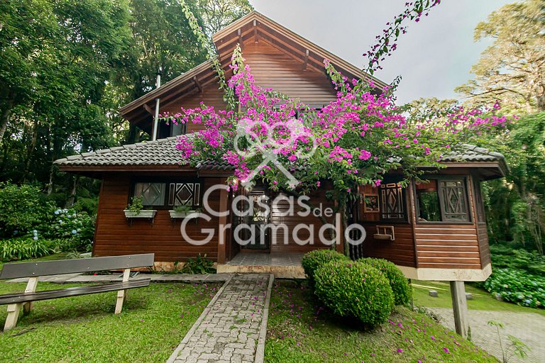 Espetacular Chalé 4 Quartos em Condomínio