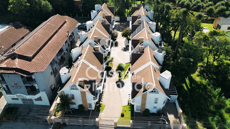 Lindíssimo Triplex à venda em Condomínio, 3 Suítes 01 garage