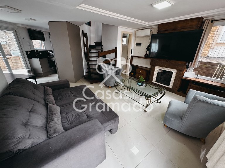 Lindíssimo Triplex à venda em Condomínio, 3 Suítes 01 garage