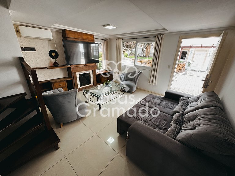 Lindíssimo Triplex à venda em Condomínio, 3 Suítes 01 garage