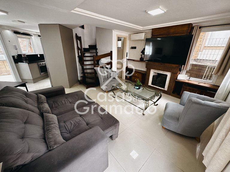 Lindíssimo Triplex à venda em Condomínio, 3 Suítes 01 garage