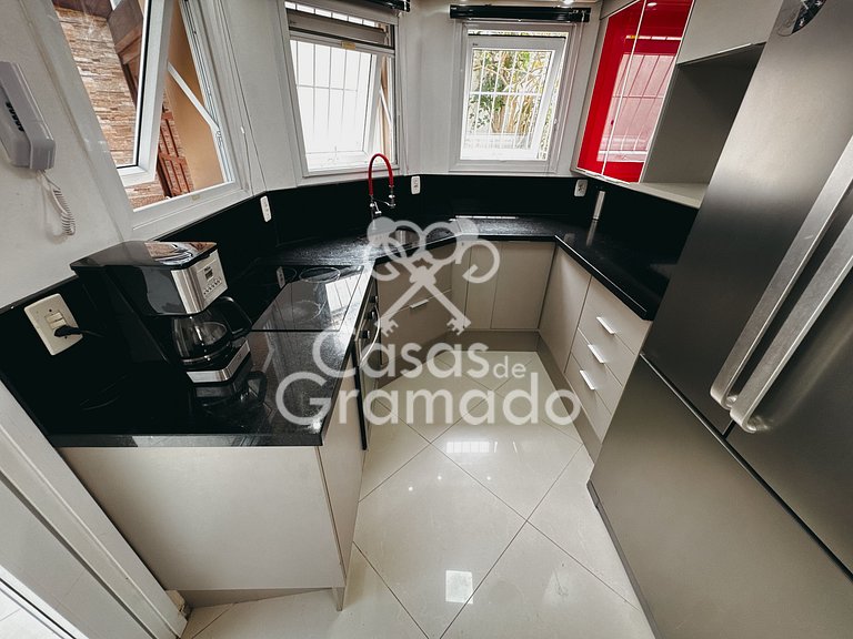 Lindíssimo Triplex à venda em Condomínio, 3 Suítes 01 garage