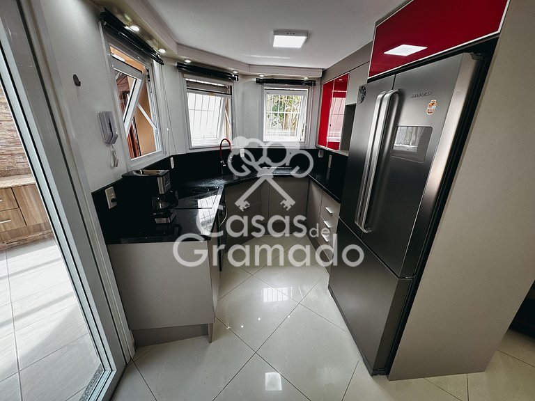 Lindíssimo Triplex à venda em Condomínio, 3 Suítes 01 garage