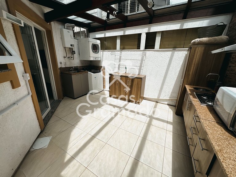 Lindíssimo Triplex à venda em Condomínio, 3 Suítes 01 garage