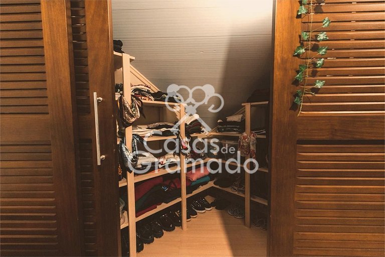 Lindíssimo Triplex à venda em Condomínio, 3 Suítes 01 garage