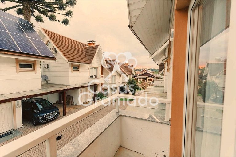 Lindíssimo Triplex à venda em Condomínio, 3 Suítes 01 garage