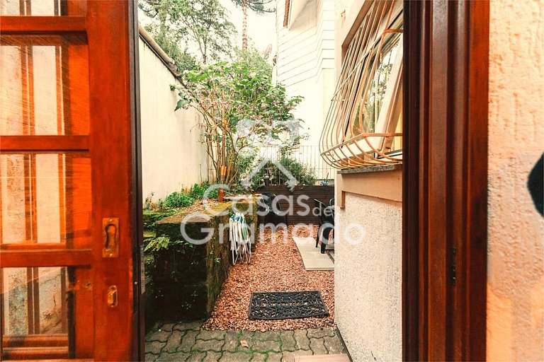 Lindíssimo Triplex à venda em Condomínio, 3 Suítes 01 garage