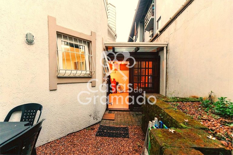 Lindíssimo Triplex à venda em Condomínio, 3 Suítes 01 garage