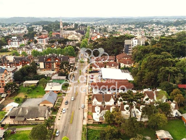 Lindíssimo Triplex à venda em Condomínio, 3 Suítes 01 garage