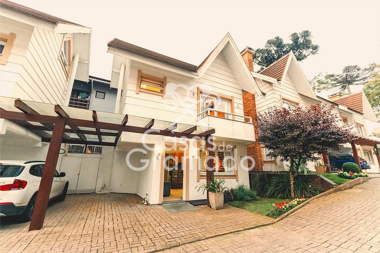 Lindíssimo Triplex à venda em Condomínio, 3 Suítes 01 garage