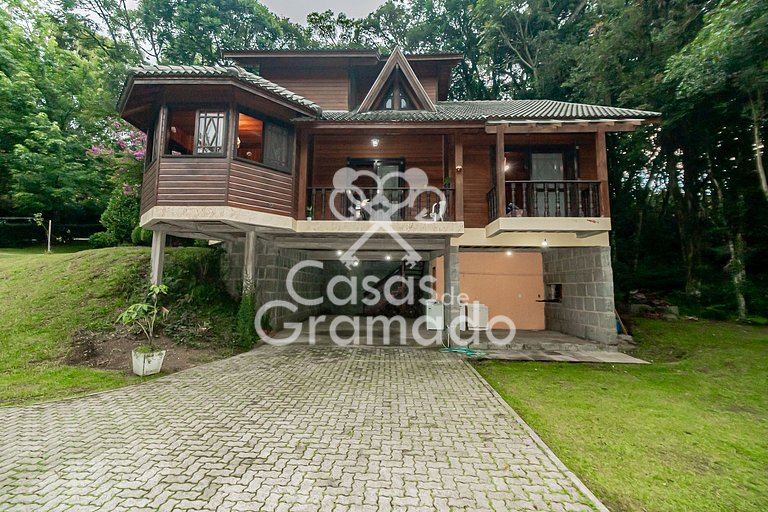 Espetacular Chalé 3 Quartos em Condomínio