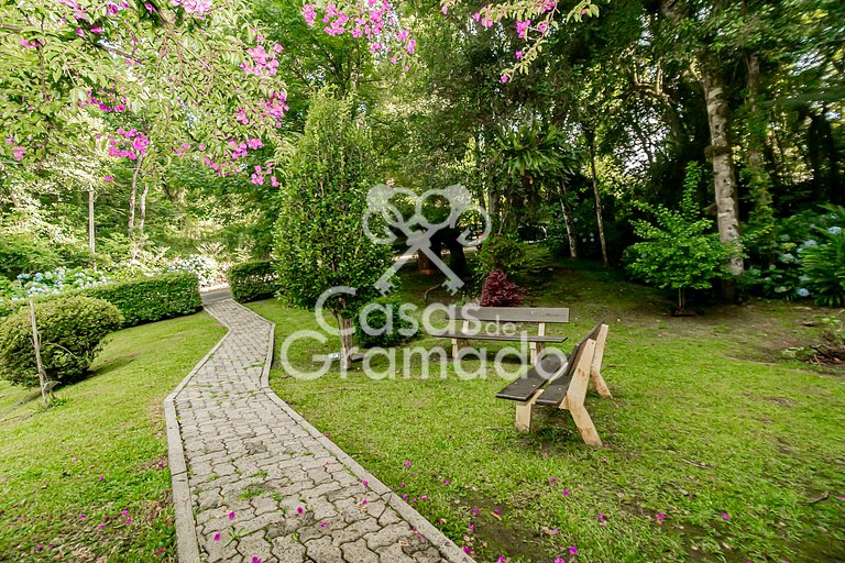 Espetacular Chalé 4 Quartos em Condomínio