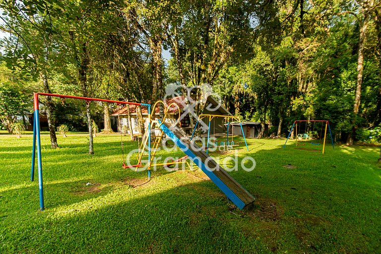 Espetacular Chalé 4 Quartos em Condomínio