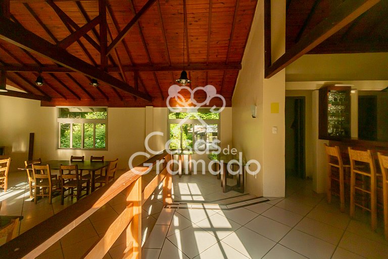 Charmoso Sobrado à venda em condomínio, 5 dormitórios, 04 va