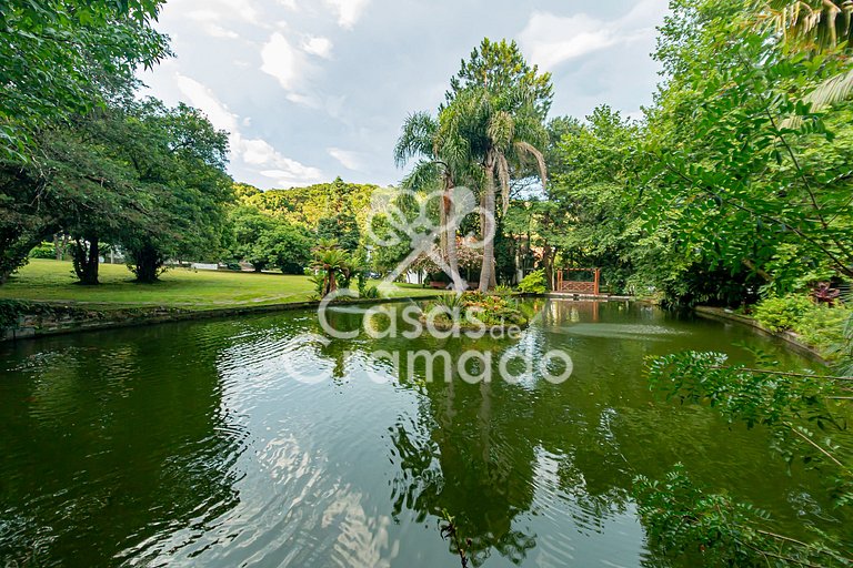 Espetacular Chalé 3 Quartos em Condomínio