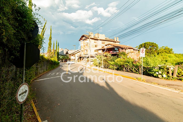 Espetacular Chalé 3 Quartos em Condomínio