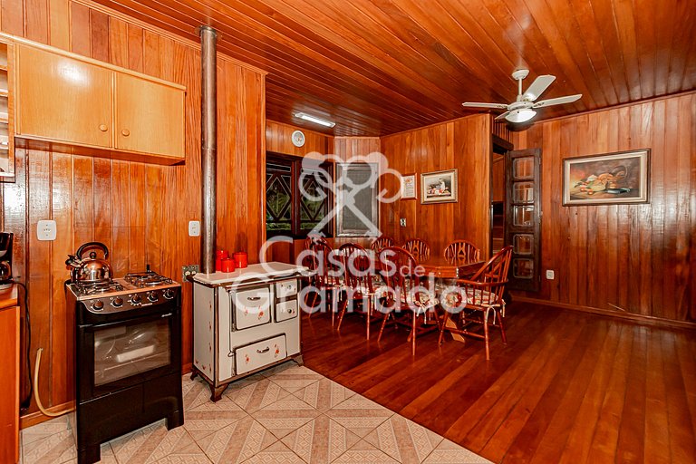 Espetacular Chalé 4 Quartos em Condomínio