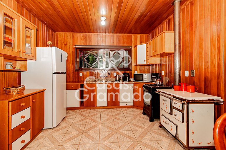 Espetacular Chalé 4 Quartos em Condomínio