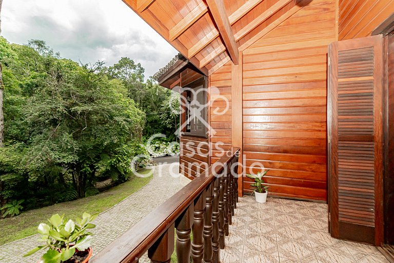 Charmoso Sobrado à venda em condomínio, 5 dormitórios, 04 va