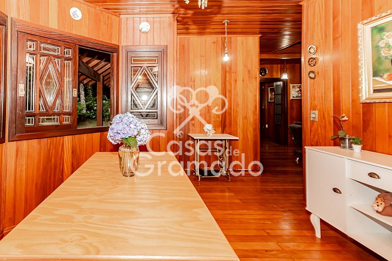 Espetacular Chalé 3 Quartos em Condomínio