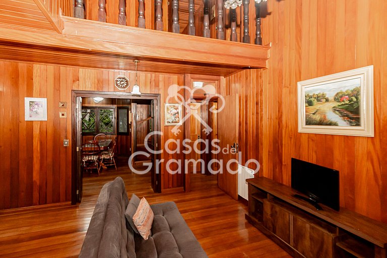 Charmoso Sobrado à venda em condomínio, 5 dormitórios, 04 va