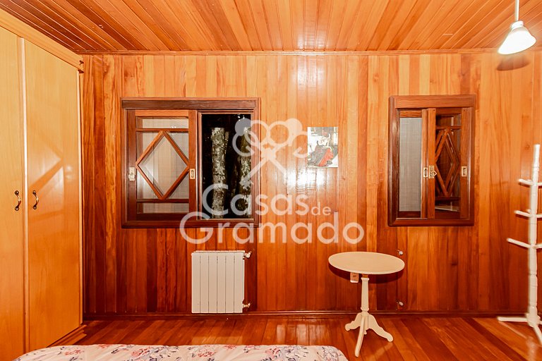 Espetacular Chalé 3 Quartos em Condomínio