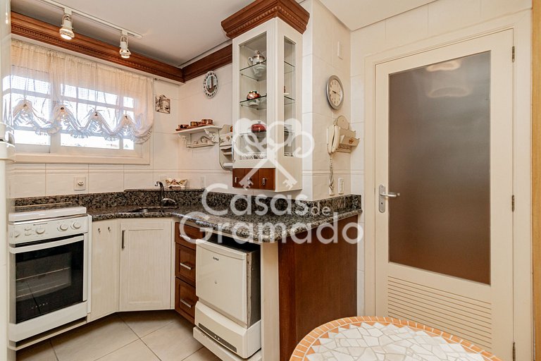 Espetacular 3 Suítes no Centro de Gramado