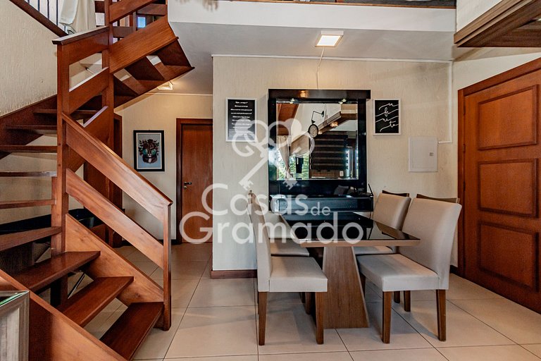 Luxuosa Cobertura Duplex em Condomínio Central