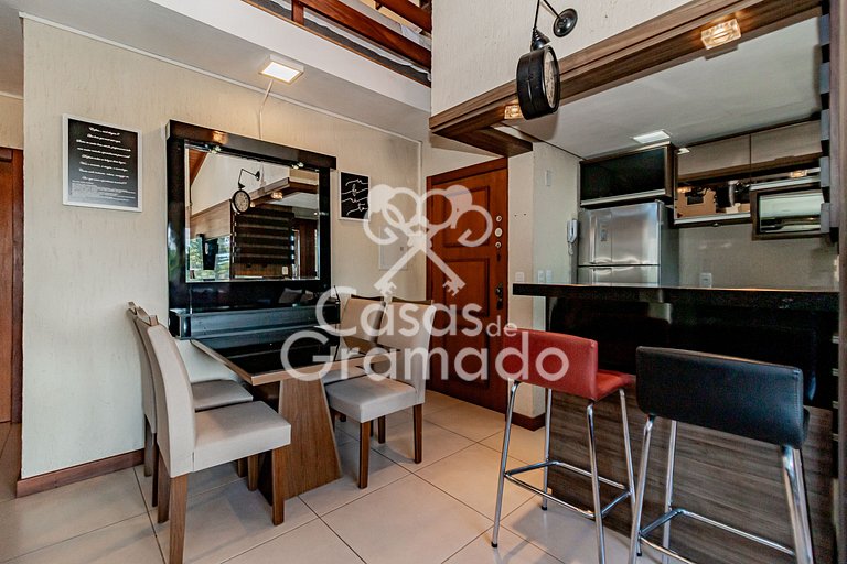 Luxuosa Cobertura Duplex em Condomínio Central