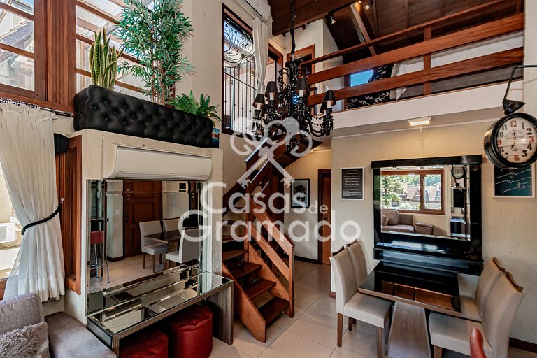 Linda Cobertura Duplex em Condomínio Central