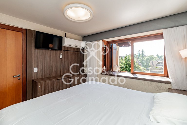 Linda Cobertura Duplex em Condomínio Central