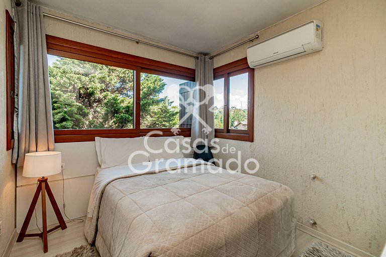 Luxuosa Cobertura Duplex em Condomínio Central