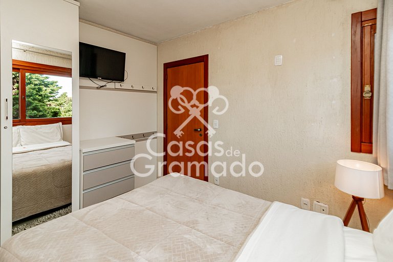 Linda Cobertura Duplex em Condomínio Central