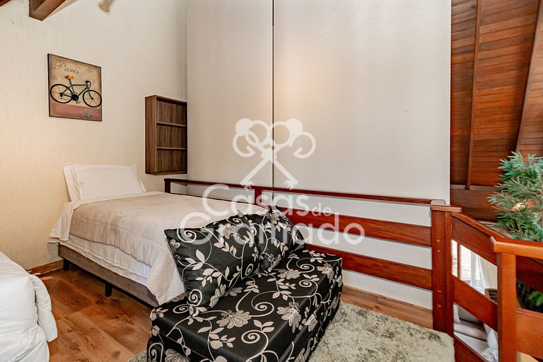 Luxuosa Cobertura Duplex em Condomínio Central