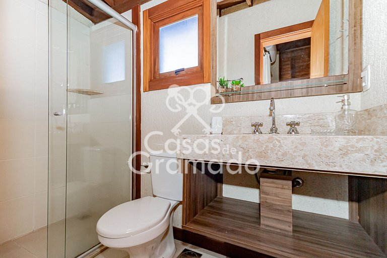 Luxuosa Cobertura Duplex em Condomínio Central